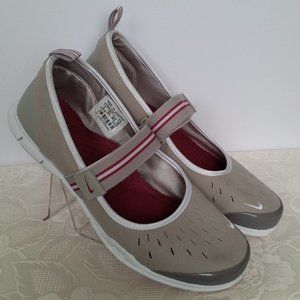 nike mary jane flats